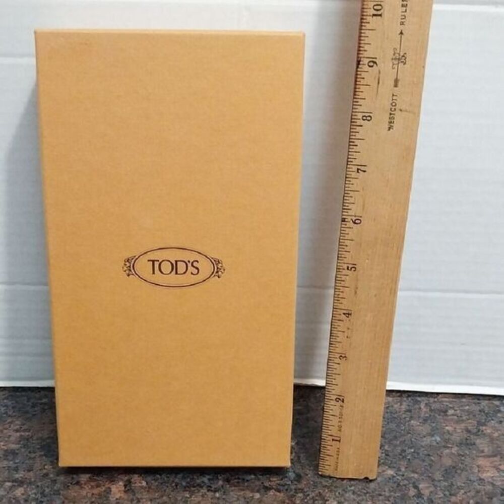 Tod's Elegant Tan Box